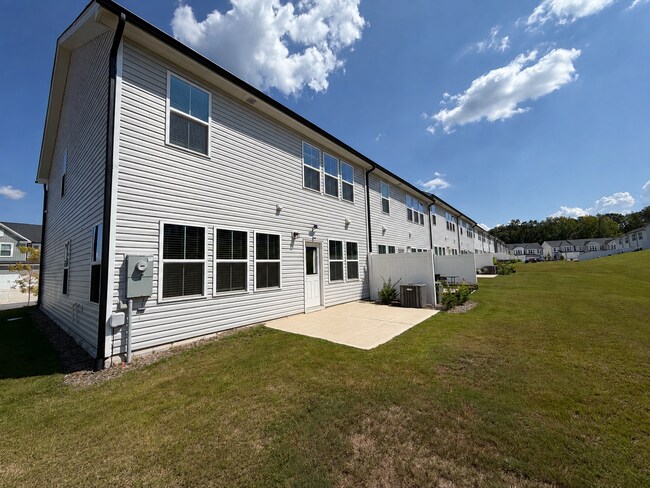 Building Photo - 2123 Sun Vibes Wy