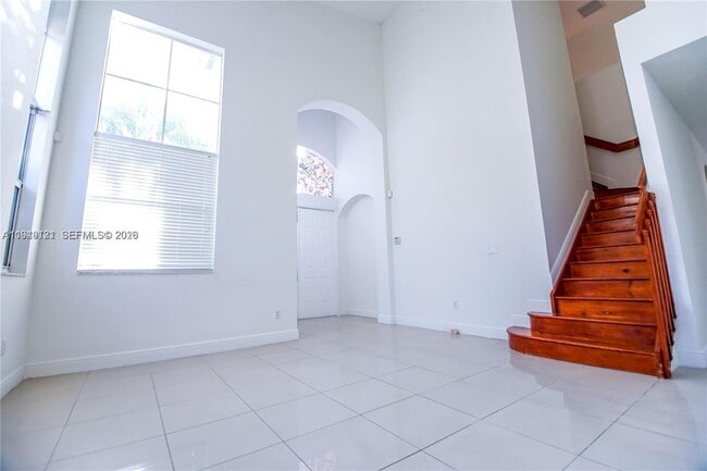 Building Photo - 2227 Portofino Ave