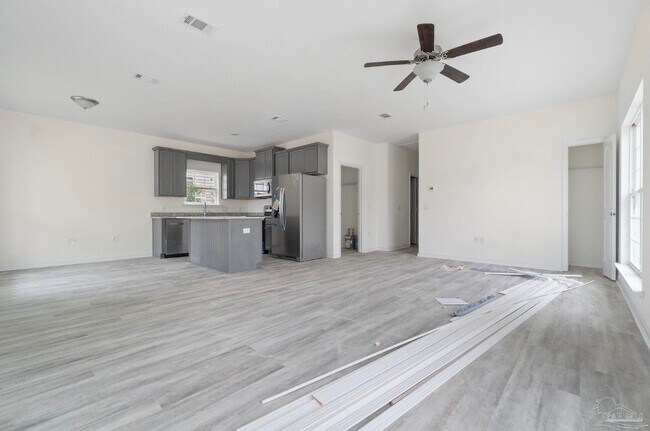 Building Photo - 801 E Gonzalez St