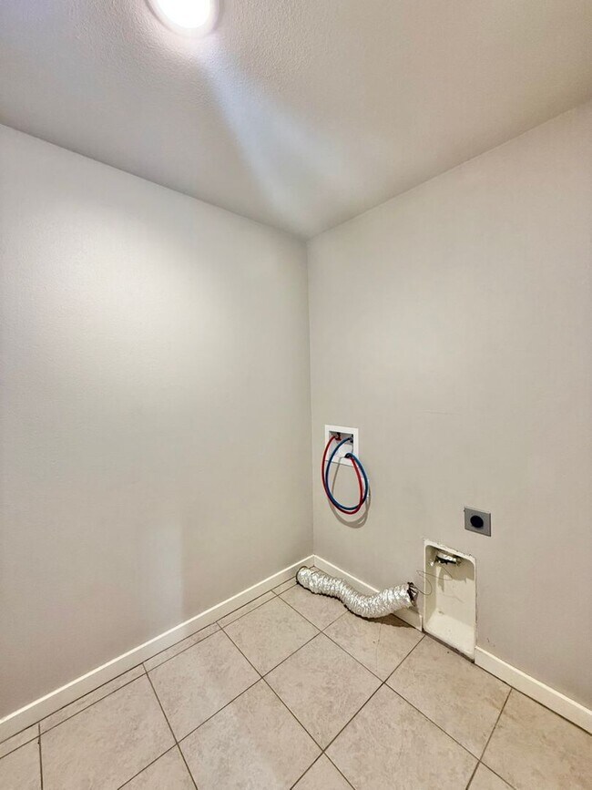Building Photo - 4822 FM 346