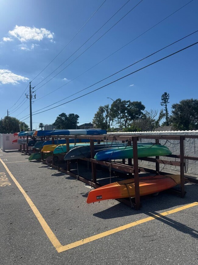 Building Photo - Annual turnkey furnished 2-Bedroom, 2-Bath...