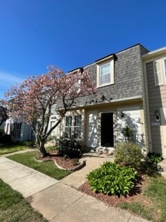 Building Photo - 8018 Revenna Ln