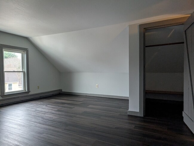 Building Photo - 36 Main St