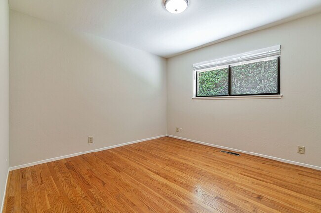 Building Photo - 24 El Rey Rd
