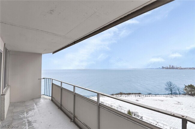 Building Photo - 12900 Lake Ave