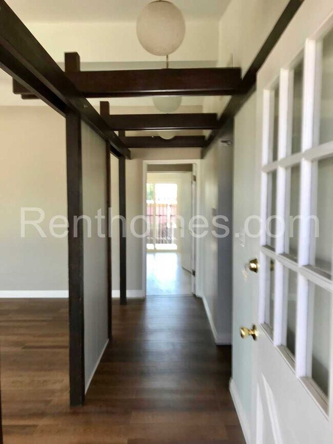 Building Photo - 3662 Hondo St