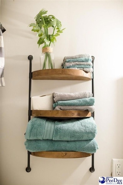 Building Photo - 150 Central Dr