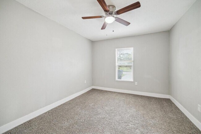 Building Photo - 7426 Saunders Rd