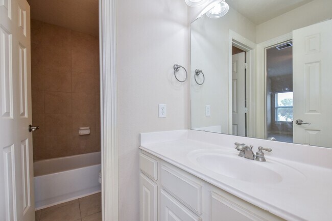 Building Photo - 2403 Galleon Point Ct
