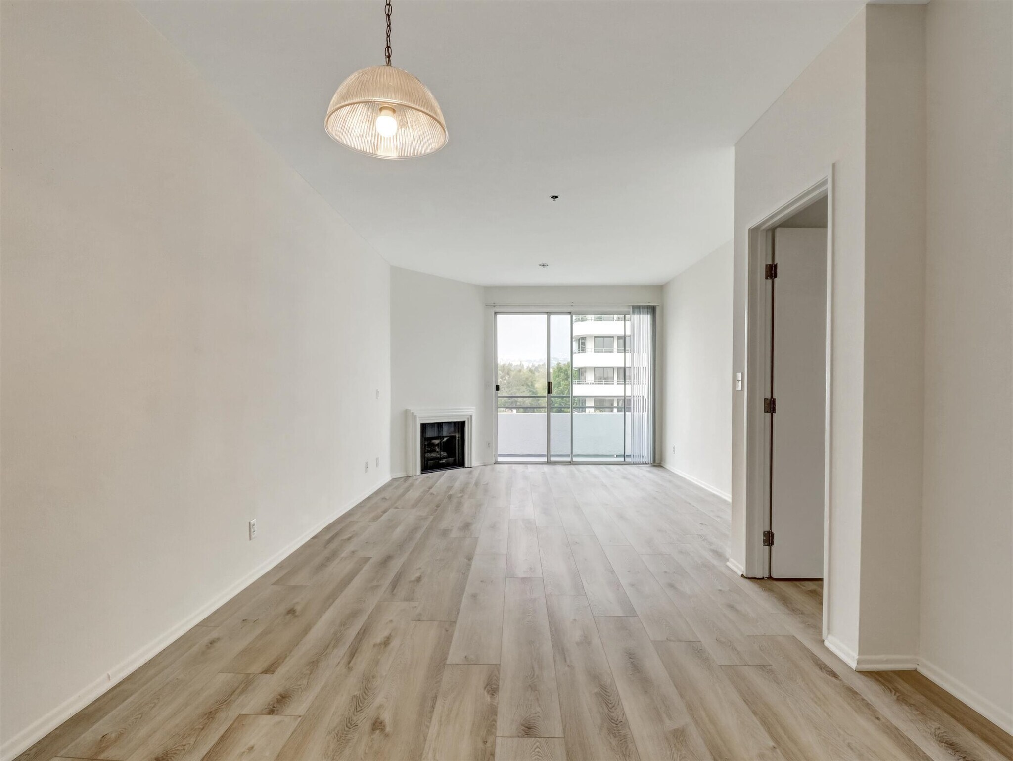 Building Photo - 10601 Wilshire Blvd