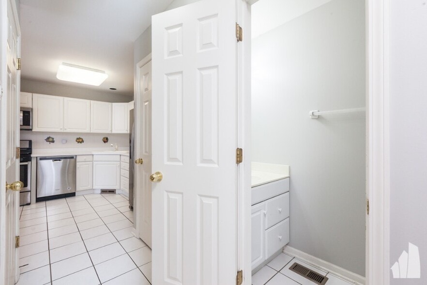 Building Photo - 2991 Belle Ln