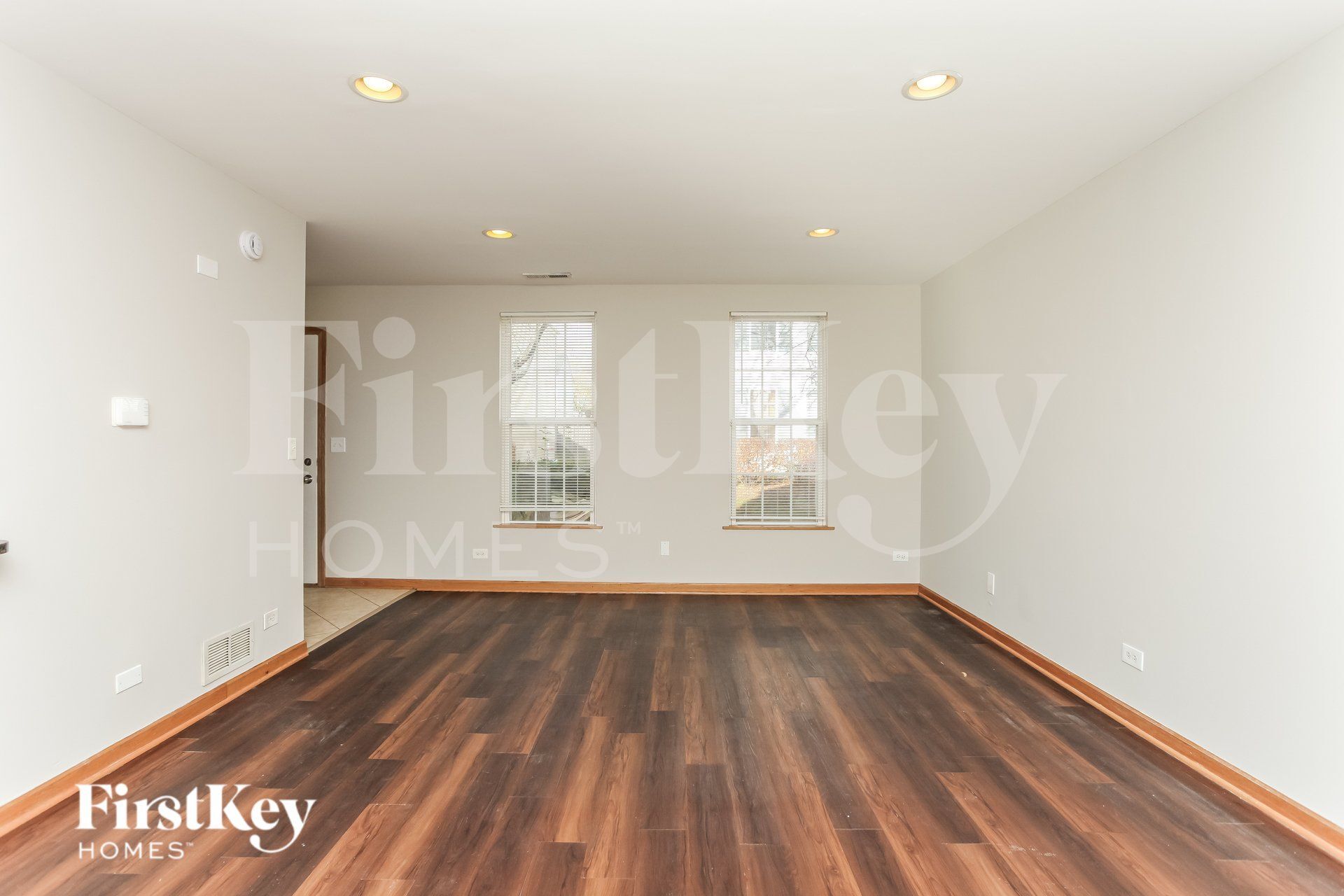 Building Photo - 932 Symphony Dr