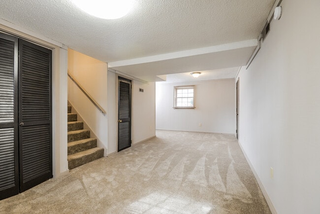 Building Photo - 2501 Wright Cir