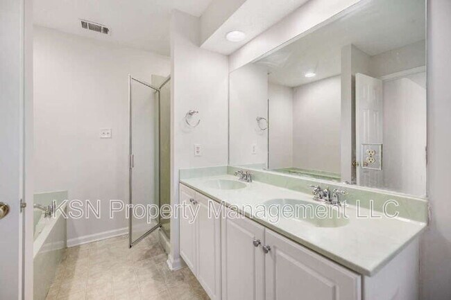 Building Photo - 123 Salt Landing Cir