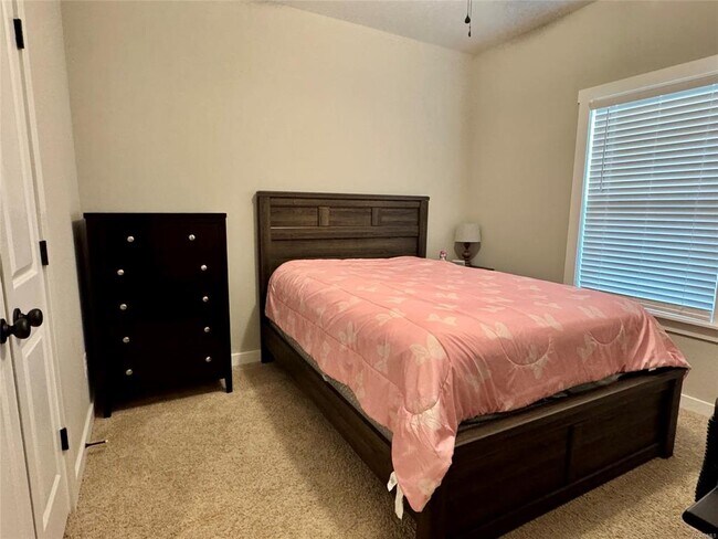 Building Photo - 275 Hedgefield Dr