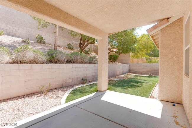 Building Photo - 1221 Sonatina Dr