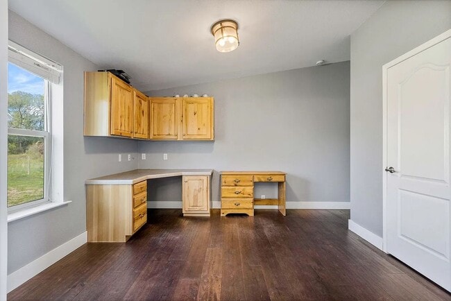 Building Photo - Country Oasis – Flexible Rental in Rexburg...
