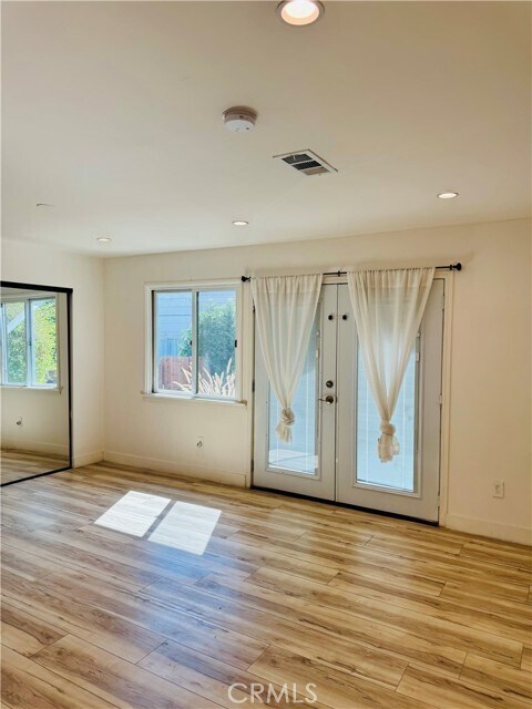 Building Photo - 9625 Aqueduct Ave