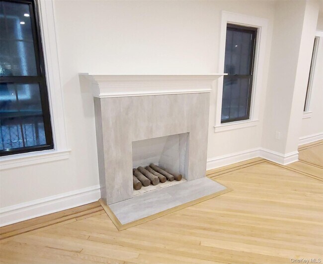 Building Photo - 88-37 62nd Dr