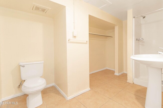 Building Photo - 1309 E Rio Grande Ave