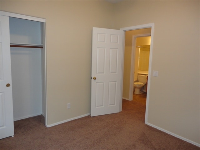 Building Photo - 14216 W Columbus Ave