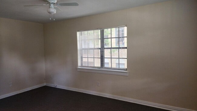Building Photo - 2849 Herschel St
