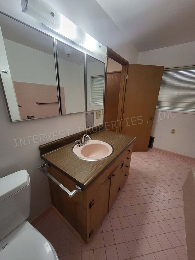 Building Photo - Classic Farmhouse on Murray w/Acreage, Mul...