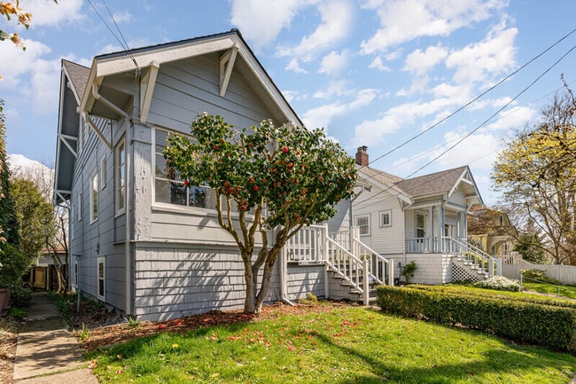 Building Photo - 4814 36th Ave NE