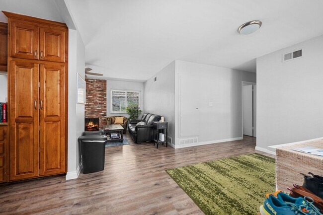 Building Photo - 5663 Campanile Way