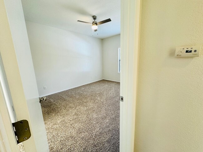 Building Photo - 1 MONTH FREE !!! - Charming 2 Bed 2 Bath C...