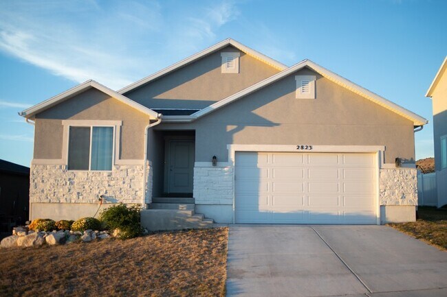 Building Photo - 2823 E Clarkstone Dr