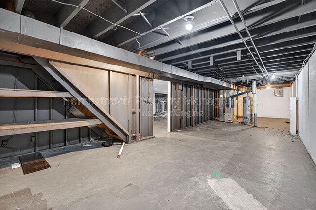 Building Photo - 2385 Greenbriar Dr