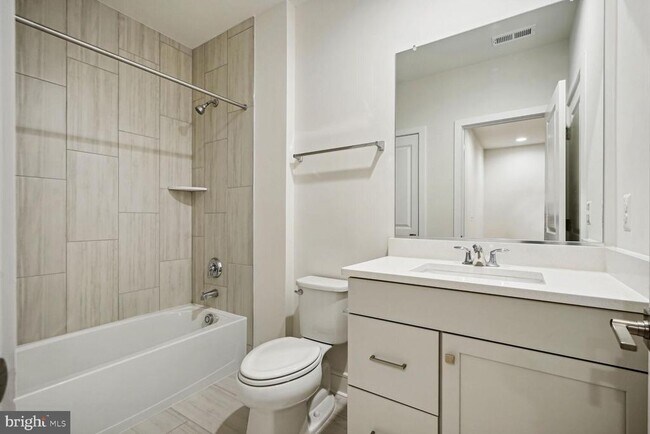 Building Photo - 23115 Glenwood Hts Cir