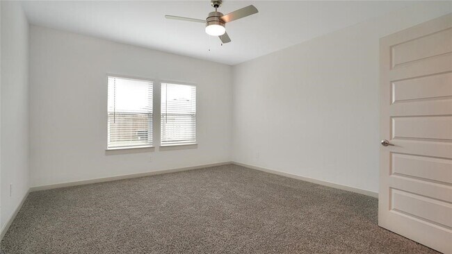 Building Photo - 29819 Ousel Falls Ln