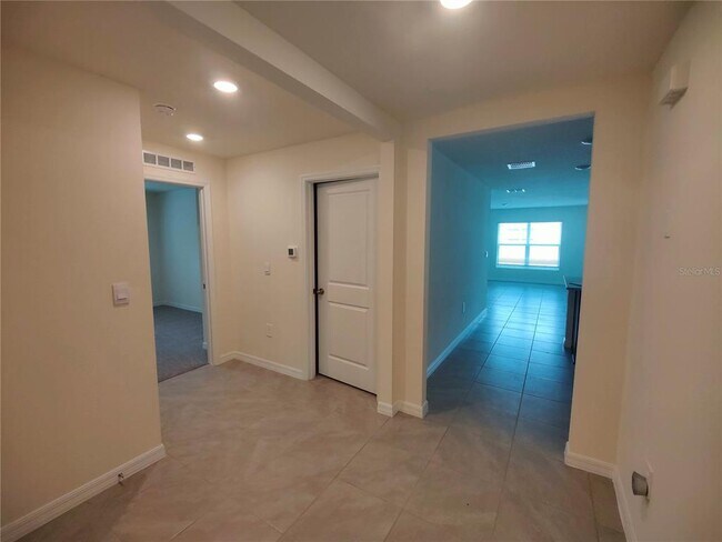 Building Photo - 6939 SE 112th Ln