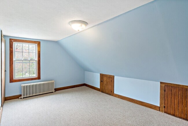Building Photo - 539 Maple Ave