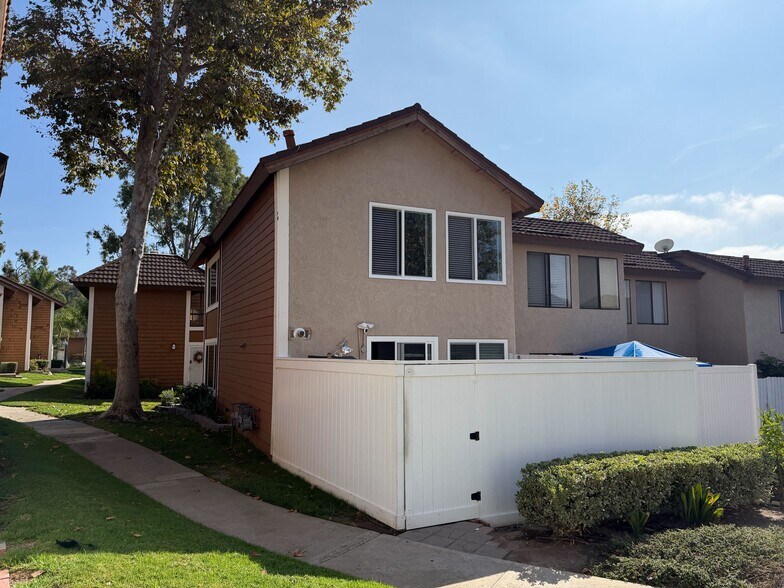 Building Photo - 25885 Trabuco Rd