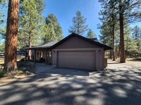 Building Photo - 3BR/2BA Retreat in Tollgate development - Sisters