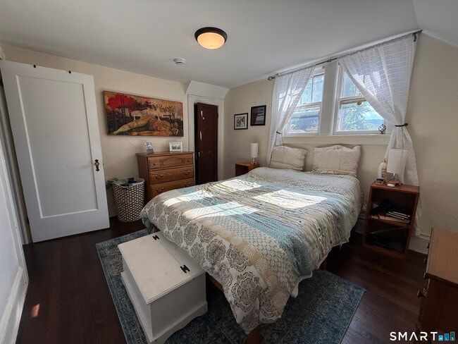 Building Photo - 21 Elgin Ave