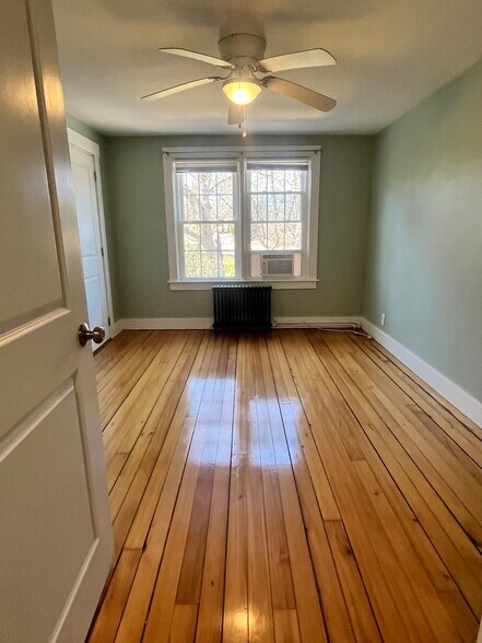 Building Photo - 275 McCorrie Ln