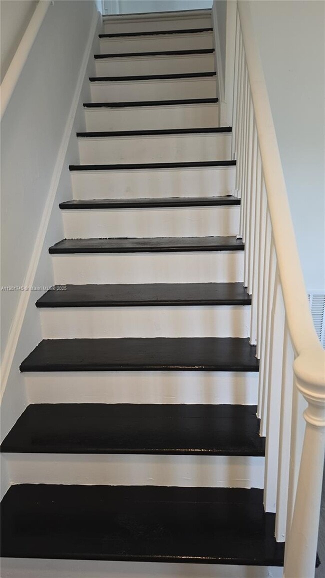 Building Photo - 5167 Pat Pl