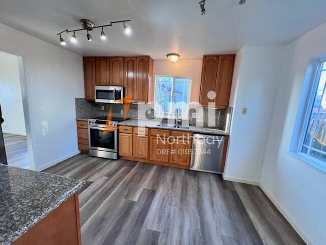 Building Photo - 816 Blackspur Dr