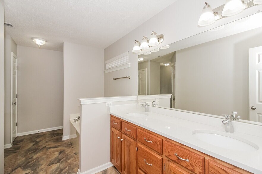 Building Photo - 6248 Blackhawk Cove