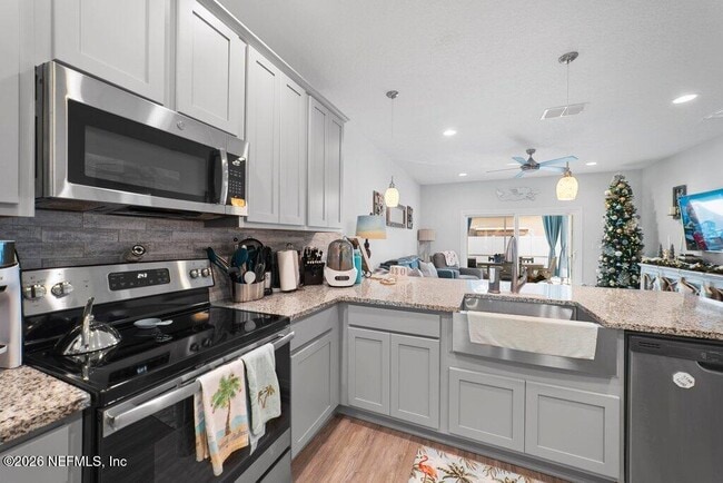 Building Photo - 2140 Fairway Villas Dr