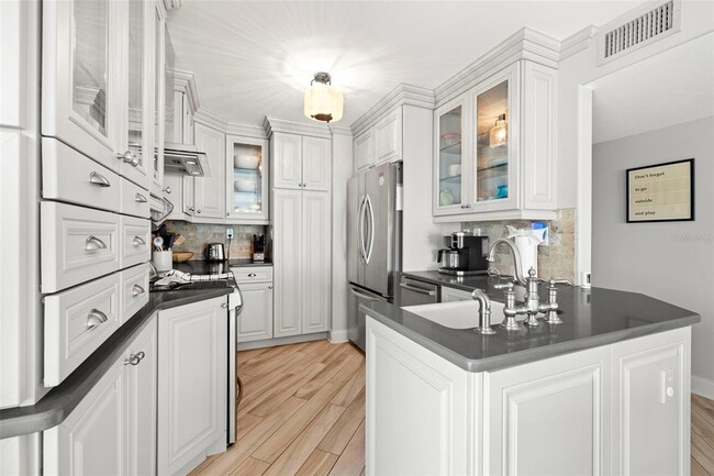 Building Photo - 200 1st Ave