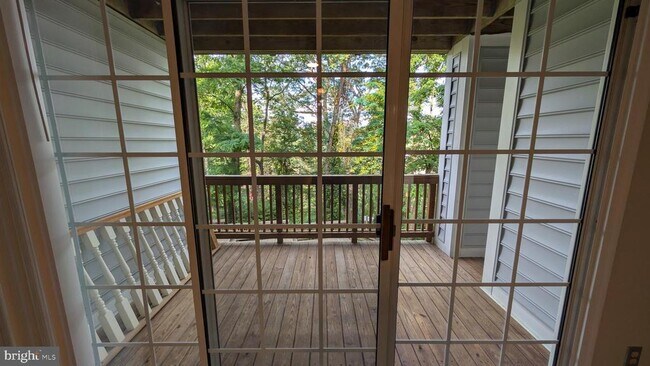 Building Photo - 332 Overlook Dr