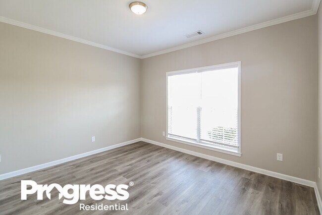Building Photo - 1259 Saxony Dr SE
