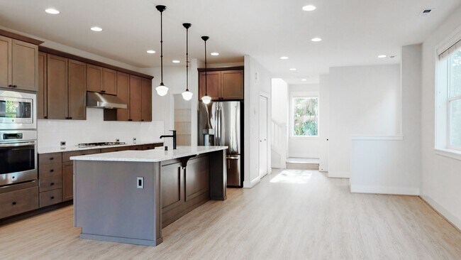 Building Photo - GORGEOUS 3 bdrm plus Flex Space Home in Mo...