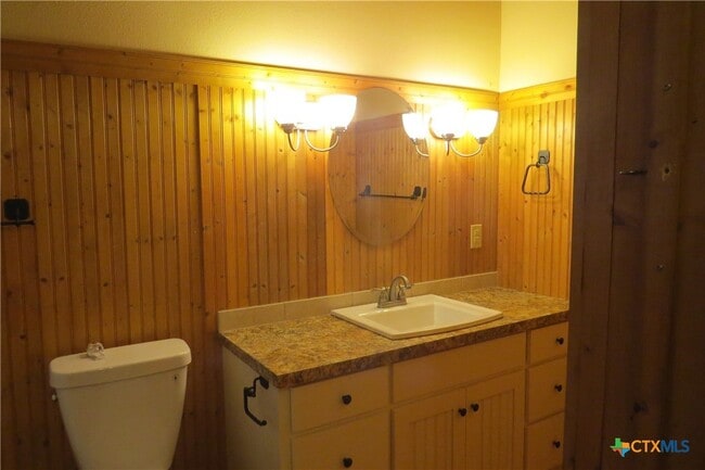 Building Photo - 202 S Mesquite St