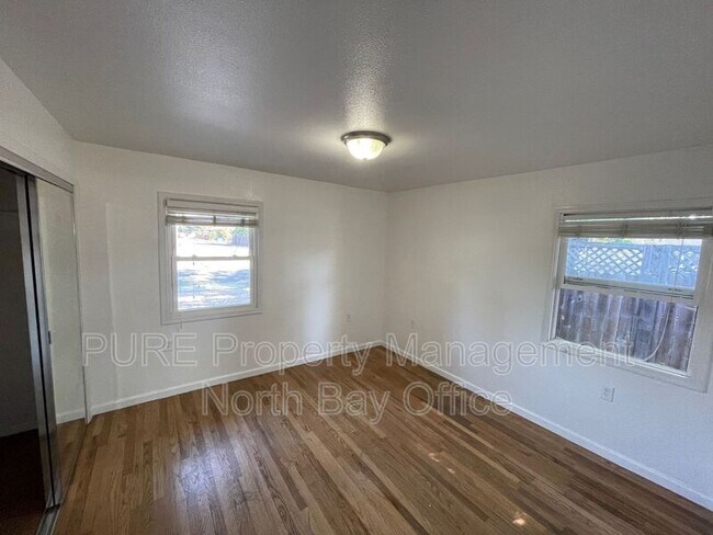 Building Photo - 1492 Gloria Dr